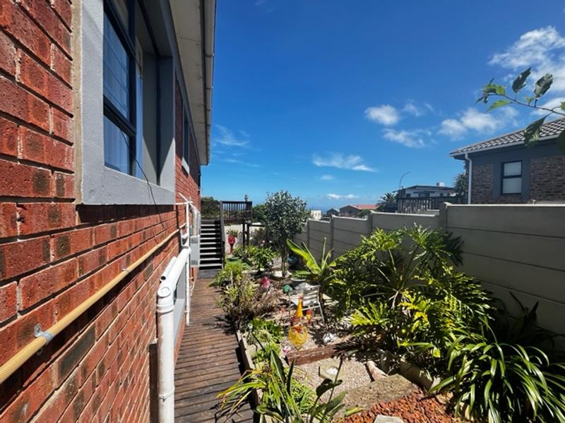 4 Bedroom Property for Sale in Dana Bay Western Cape